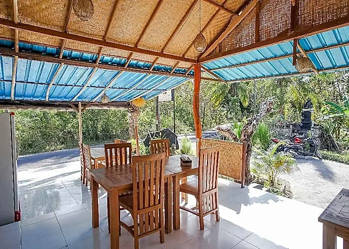 Penida Lapaya Nusa Penida ベッド・アンド・ブレックファスト 2*